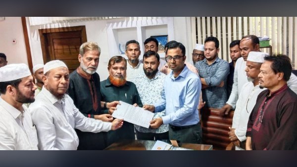 গ্যাস-বিদ্যুৎ সংকট ও দ্রব্যমূল্য নিয়ন্ত্রণে প্রধানমন্ত্রীর কাছে ১১ দলের স্মারকলিপি
