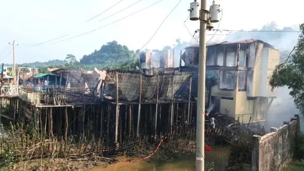 আগুনে ১০ পর্যটকের মৃত্যু, পর্যটনমন্ত্রীর ৩ জরুরি নির্দেশনা