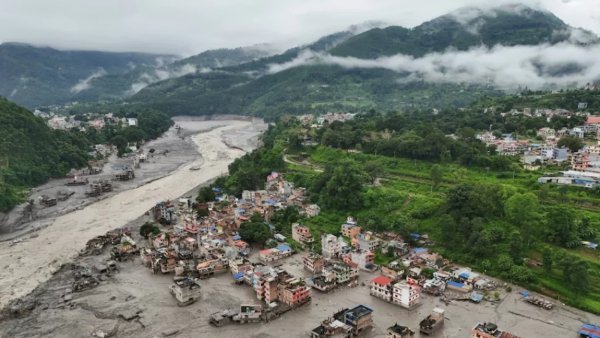 নেপাল-চীন সীমান্তে ভয়াবহ বন্যা, নিখোঁজ প্রায় ১,৫০০ জন