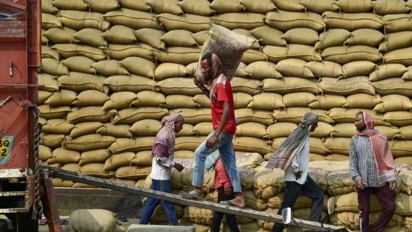 ভারতের সাড়ে ১১ হাজার টন চাল ফেরত পাঠাচ্ছে বাংলাদেশ