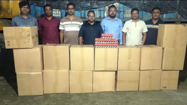 কক্সবাজারে নকল ব্যান্ডরোলযুক্ত সাড়ে ৪ লাখ সিগারেট জব্দ