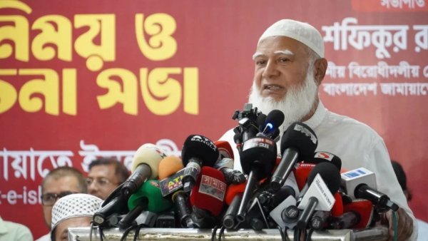 সাপ নিয়ে নাড়াচাড়া করবেন না, ছোবল দিয়ে মেরে ফেলবে: জামায়াত আমির