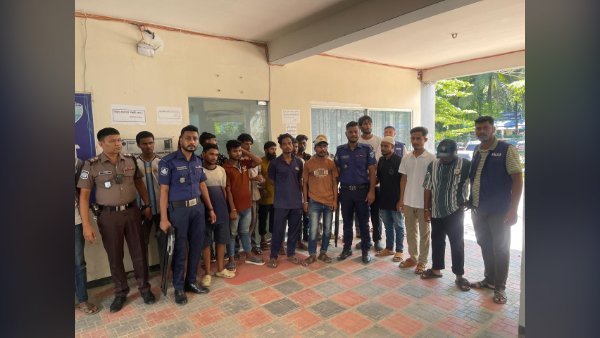 কক্সবাজারে পুলিশের বিশেষ অভিযানে ৩০ জন গ্রেপ্তার