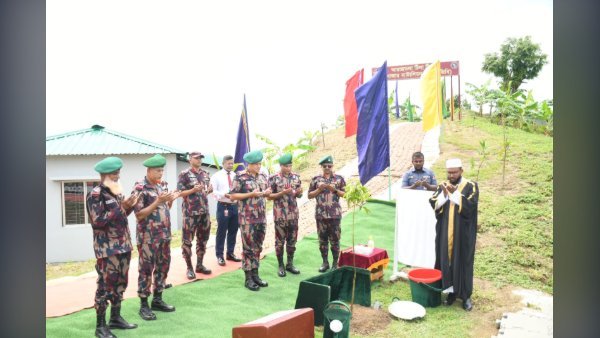 মিয়ানমার সীমান্তে বিজিবির নজরদারি বাড়াতে নতুন ২ টিওবি উদ্বোধন