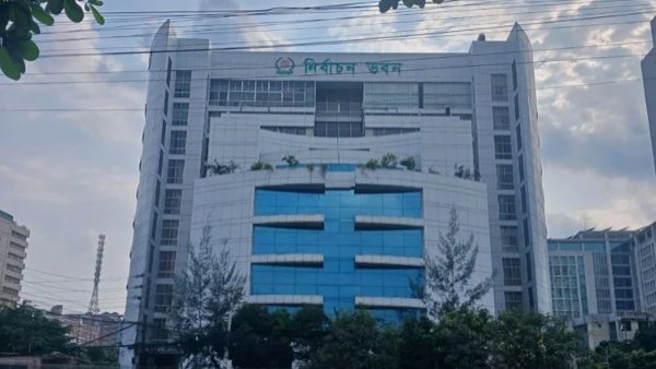 ভোটার স্থানান্তর কার্যক্রম পুনরায় চালু করেছে ইসি