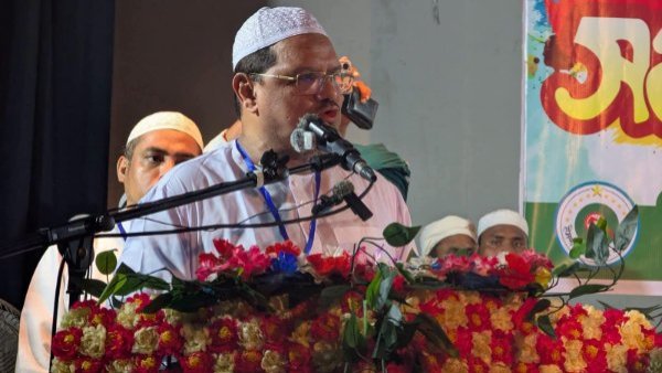 শরিয়াহ আইন প্রতিষ্ঠায় গণমানুষের কাছে দাওয়াত পৌঁছে দিতে হবে: পীর চরমোনাই