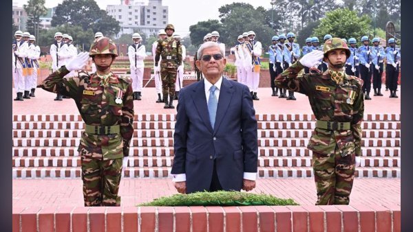 জাতীয় স্মৃতিসৌধে নবনির্বাচিত রাষ্ট্রপতির শ্রদ্ধা নিবেদন